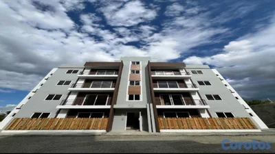 Vendo apartamento de 3 Habitaciones en Corales del Oeste