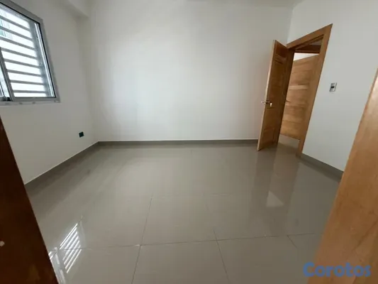 apartamentos - alquiló avenida independencia klm 9 piso 2 consta de dos habitaciones 2.5 baños 20