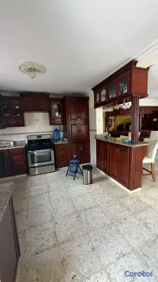 casas - 10.	Casa en Baní | 3 Habitaciones, 4 Baños y Piscina Privada 11