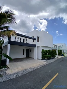 VILLA AMUEBLADA EN  METRO COUNTRY CLUB Precio US$ 