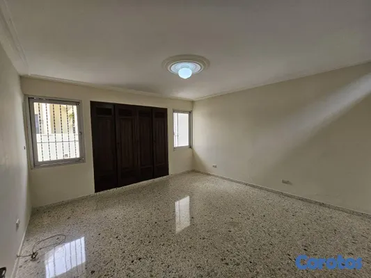casas - Casa de 5 habitaciones 4 baños 4 parqueos en alqui 17
