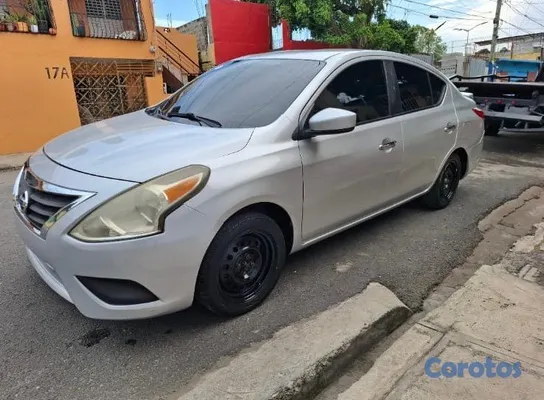 carros - Nissan Versa 2019 Americano en Venta 3