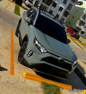 Recién importada Toyota RAV4 2023 XLE AWD
