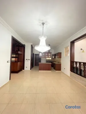 casas - Amplia casa de ventas  con Patio Piscina Jacuzzi en Gurabo Santiago 4