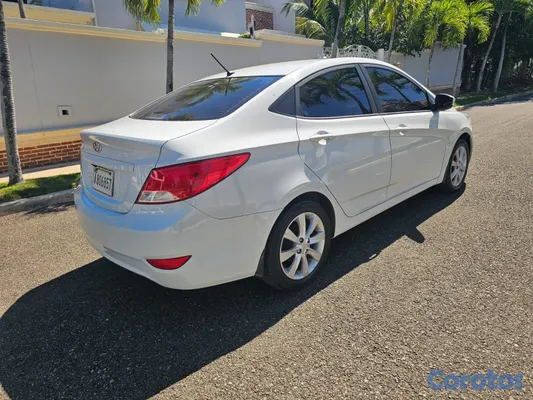 carros - HYUNDAI ACCENT 2012 8