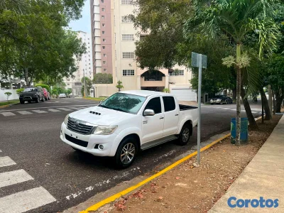 Toyota hilux 2014