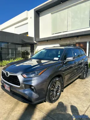 jeepetas y camionetas - TOYOTA HIGHLANDER XLE 2021 6