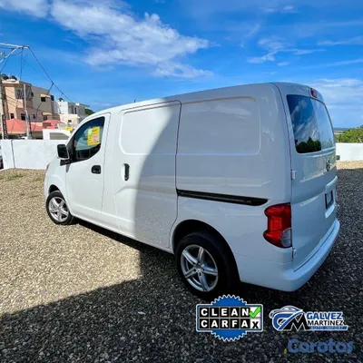 jeepetas y camionetas - Nissan Nv200 2️⃣0️⃣2️⃣0️⃣americana Clean CarFax 
 8