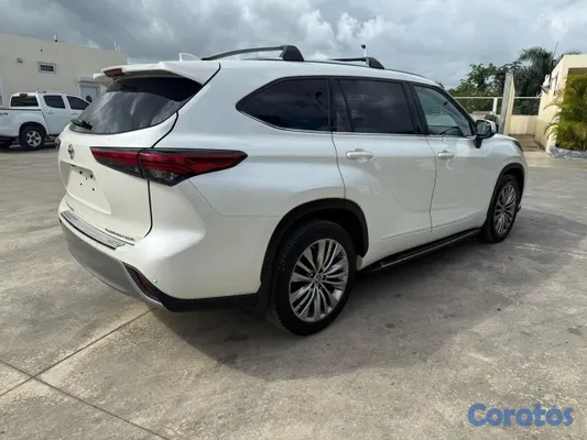 jeepetas y camionetas - Toyota higlander platinum 2021 2