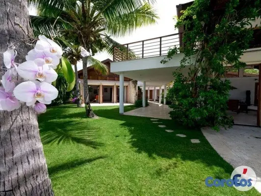 casas - Majestic 7-Bedroom Villa in Cap Cana Boasting Ocea 16