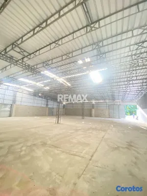 oficinas y locales comerciales - Nave industrial de 900mt2 en alquiler en Los Giras 4