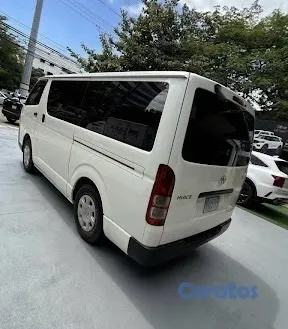jeepetas y camionetas - Toyota Hiace 2017
 11