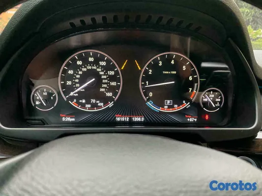 jeepetas y camionetas - 2017 bmw x5 xDrive35i  $22,000 como nueva 8