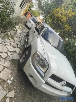 jeepetas y camionetas - Camioneta Mitsubishi Cabina y 1/2, Negociable 3