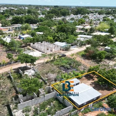 solares y terrenos - Se vende solar con 230 metros y dos casitas de mad 2