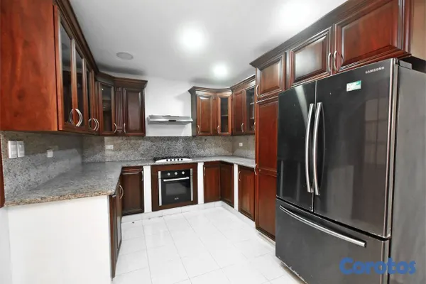 casas - Casa de 5 habitaciones en alquiler en Isabel Villa 5
