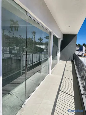 oficinas y locales comerciales - Local alquiler en el centro de Las Terrenas frente 10