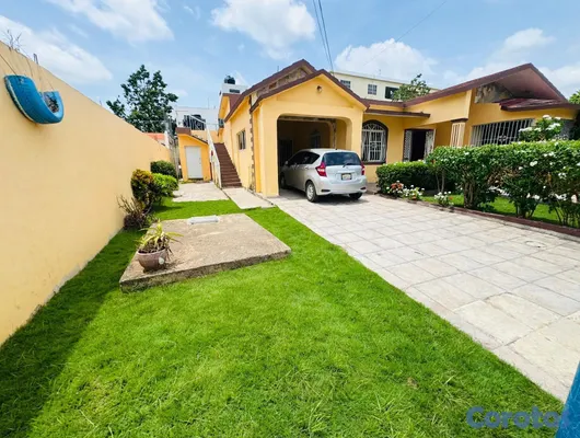casas - Se vende casa esquina de 700 METROS en  Sector cén 4