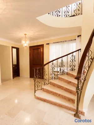 casas - casa de 5 habitaciones con patio y piscina en venta en Altos de Arroyo Hondo III 2