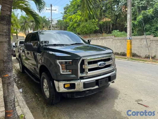 jeepetas y camionetas - Ford F-150 SuperCrew 4x4 — Motor 5.0L V8 Coyote 2015 Guard Metallic 14