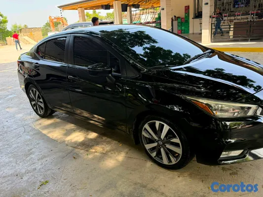 carros - Nissan versa sr 2020 9
