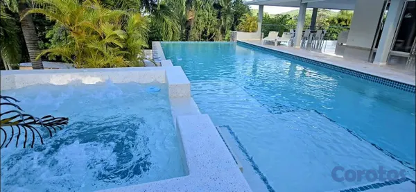 casas vacacionales y villas - EN VENTA | Villa de lujo rodeada de naturaleza en  16