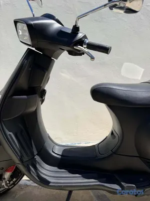 motores y pasolas - Vespa Piaggio SXL 150 2021 Negro Mate - Solo 8,613 7