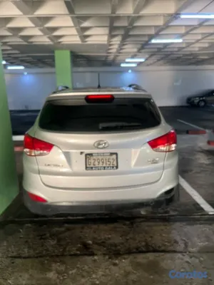 jeepetas y camionetas - Se vende Hyundai Tucson 2011 4