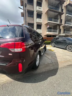 jeepetas y camionetas - Kia sorento sin detalles, en perfecta condiciones.  12