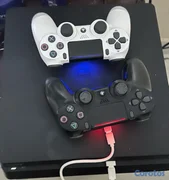 consolas y videojuegos - Ps4 slim + 2 controles + 7 Juegos