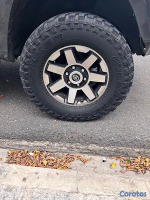 jeepetas y camionetas - JEEP TOYOTA 4RUNNER, PREMIUM AÑO 2017, 4X4, FULL PARA MONTIAR, BIEN CUIDADA... 11