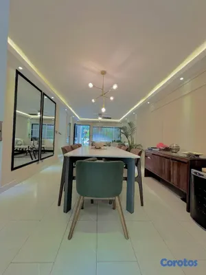 casas - Casa de 3 niveles en Venta en El Millon 5