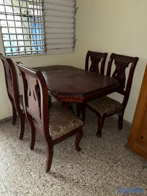 muebles y colchones - Se vende comedor de caoba, 4 sillas  3