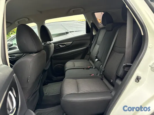 jeepetas y camionetas - Nissan Rogue AWD 2017 Clean Carfax 8