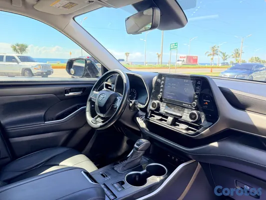 jeepetas y camionetas - 2021 TOYOTA HIGHLANDER XLE  5