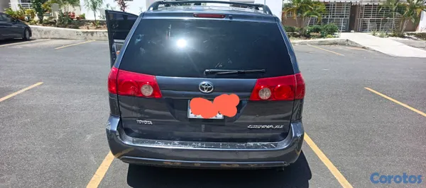 jeepetas y camionetas - Toyota sienna 2006 XLE de oportunidad  5