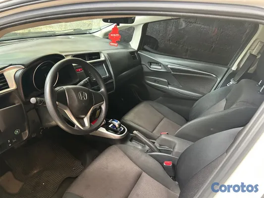 carros - Honda Fit Hybrid 2015 de 4 puertas y bajo consumo de gasolina  4