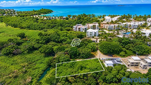 solares y terrenos - Terreno de 794 m² a Solo 450m de Playa Las Ballenas, Las Terrenas 2
