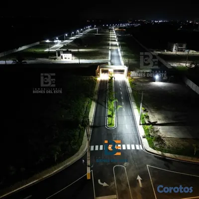 solares y terrenos - Se Traspasa Solar con 300 Metros en el Residencial 4