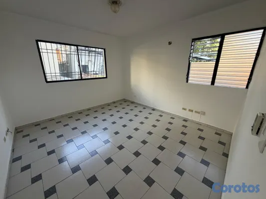 apartamentos - ALQUILO apartamento Piso 2 En el Evaristo Morales  6