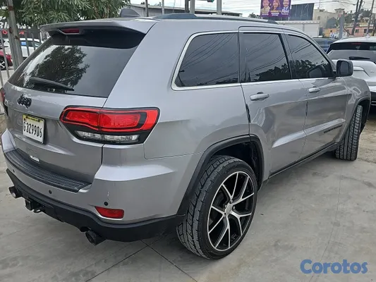 jeepetas y camionetas - Jeep Grand Cherokee Ladero 2014
 6