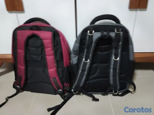carteras y maletas - Se vende todo esto por 4000 pesos dominicanos y si 3
