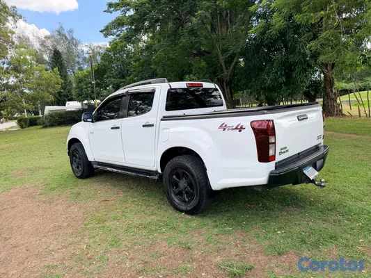 jeepetas y camionetas - Isuzu dmax 2020 mecánica 4x4  5