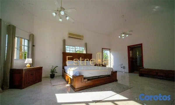 casas vacacionales y villas - Villas en venta de 4 a 6 habitaciones de dos niveles ubicado en Juan Dolio     7