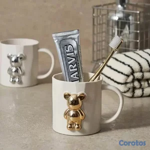 Vaso de bano con asa y oso decorativo