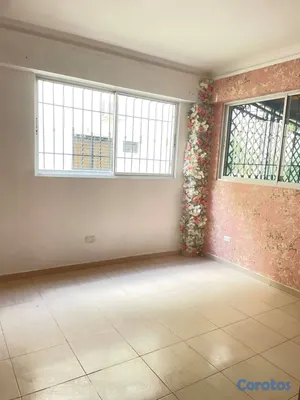 apartamentos - Alquilo Renacimiento 2da con Amplia Terraza, 240mts, 3hab excelente distribución 10