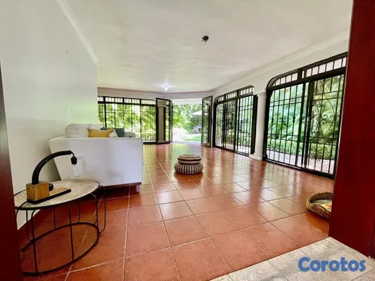 casas - Casa de 3 habitaciones en alquiler en Las Praderas 2