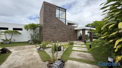 Villa con Impresionante Vista al Mar - ¡Tu Pedacito de Paraíso te Espera!