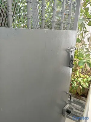 herramientas, jardines y exterior - Vendo puerta de tola, muy buenas condiciones y a p 2