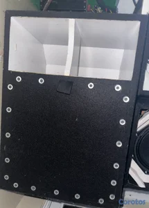 cajón de 12 con bajo incluido de 1,200 watts 